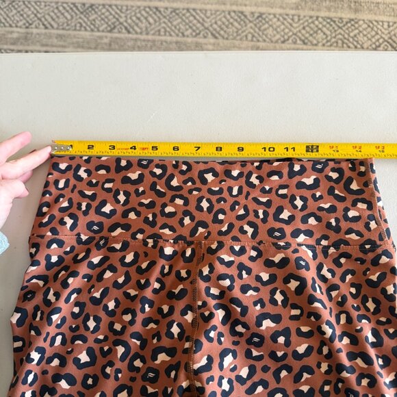 Fabletics Kessler High Waist Strappy Animal Print 7/8 Leggings Womens Large NEW - Picture 7 of 9
